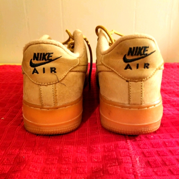 Nike - Picture 3 of 4